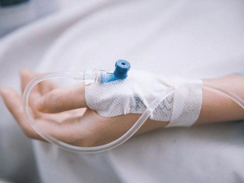 Truyền nước biển sai cách có thể gây sưng viêm và nhiều biến chứng nguy hiểm