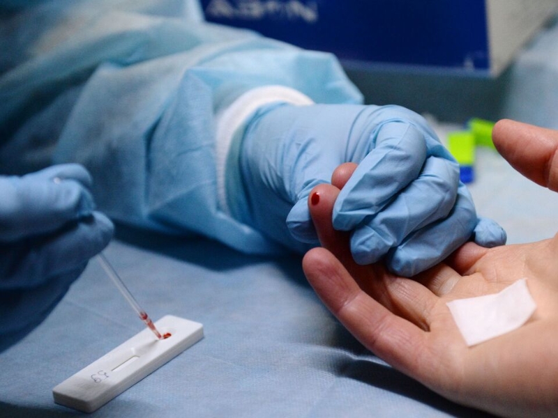 Xét nghiệm HIV tại nhà bằng máu đầu ngón tay giúp phát hiện kháng thể HIV